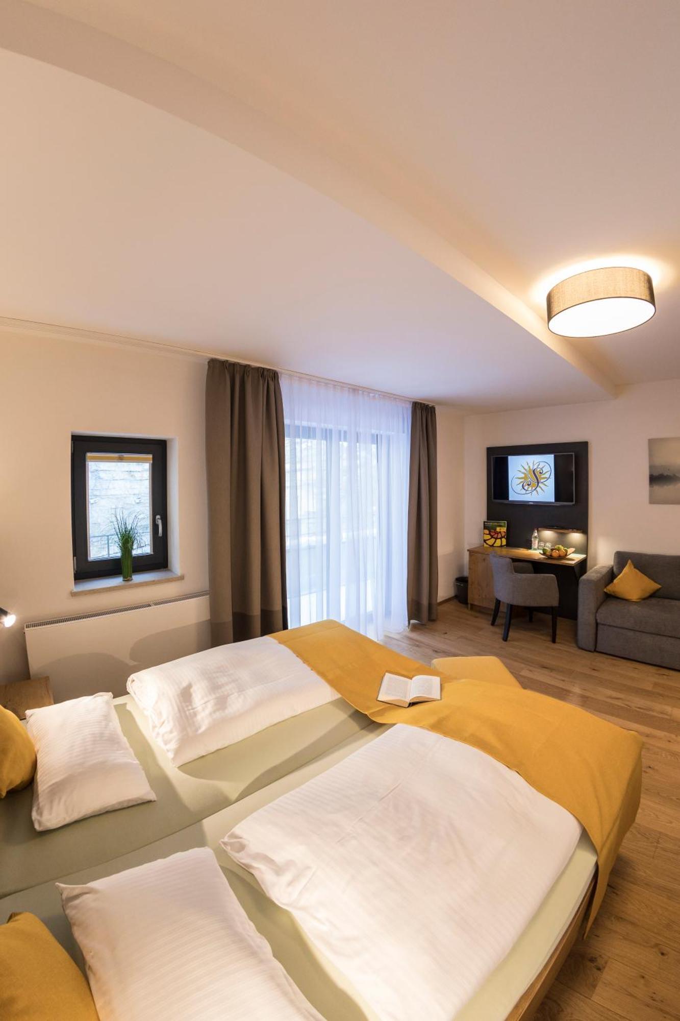 Hotel-Gasthof Zur Sonne Pappenheim Εξωτερικό φωτογραφία